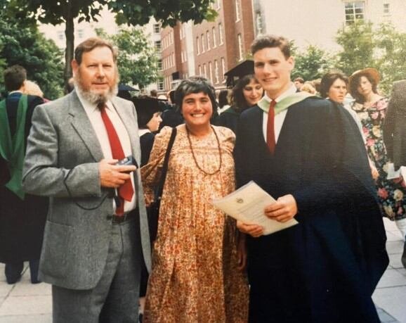 Starmer during his graduation ceremony with his father and mother